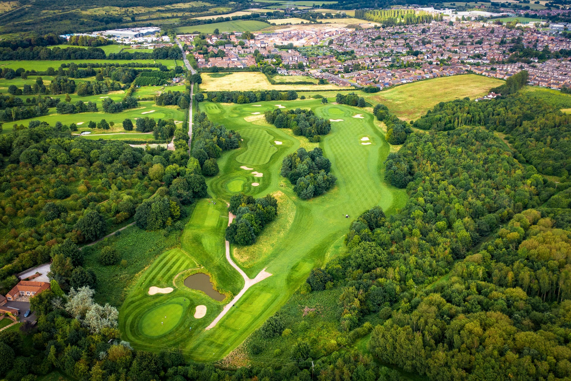 aerial shot of the best golf course in nottingham at ramsdale park